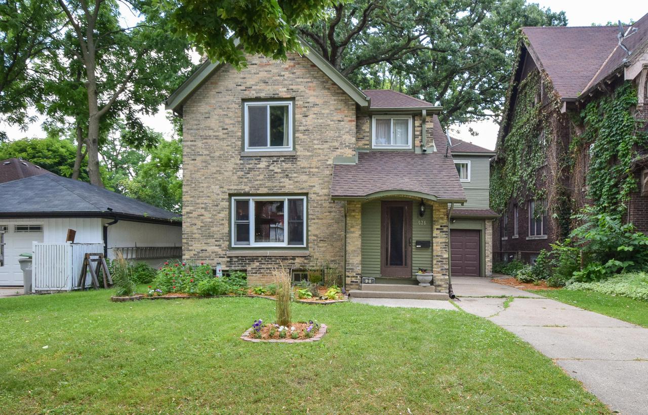 626 N 51st St, Milwaukee, WI 53208