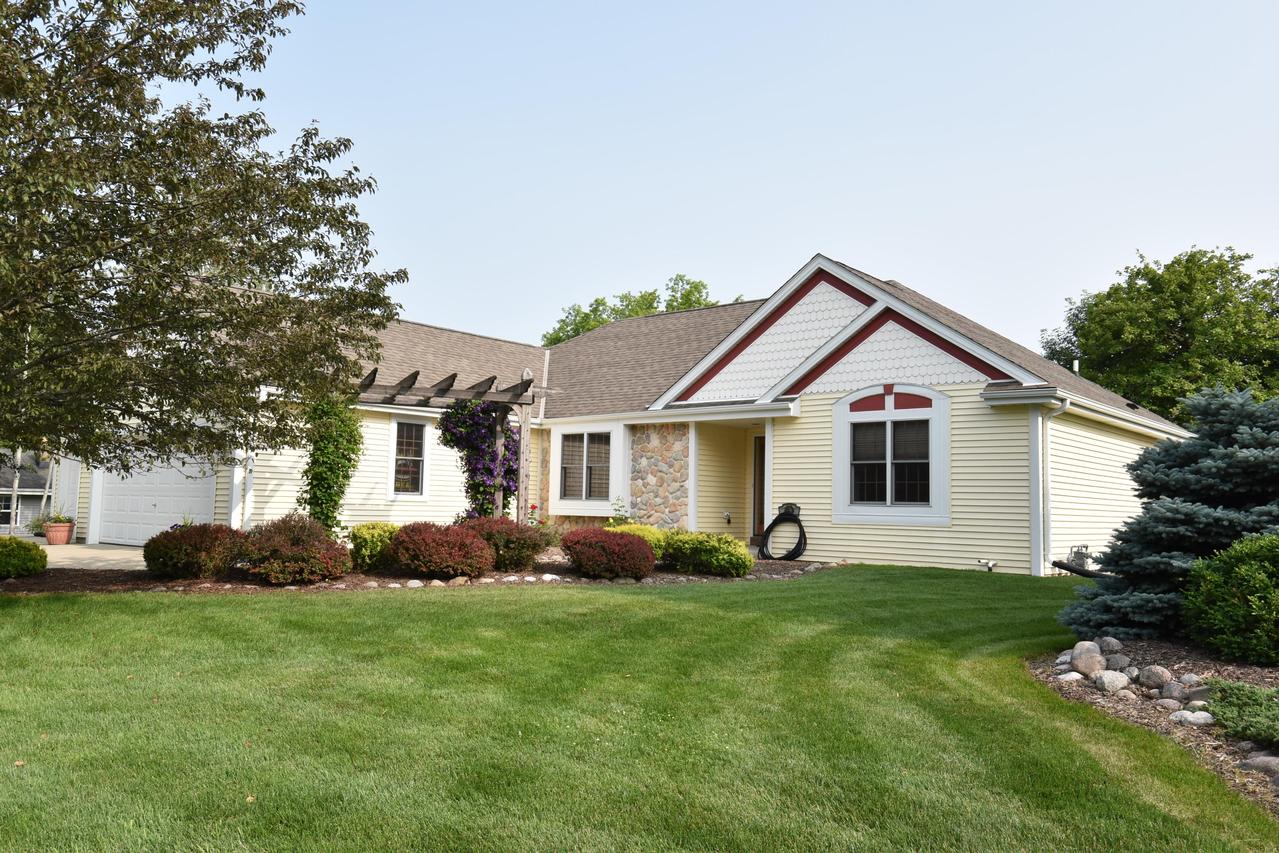 2525 W Minnesota Ave, Oak Creek, WI 53154