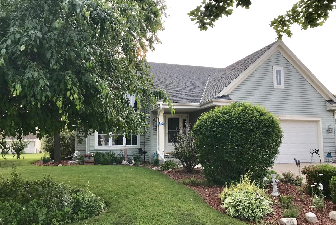 3638 Rivers Crossing, Waukesha, WI 53189