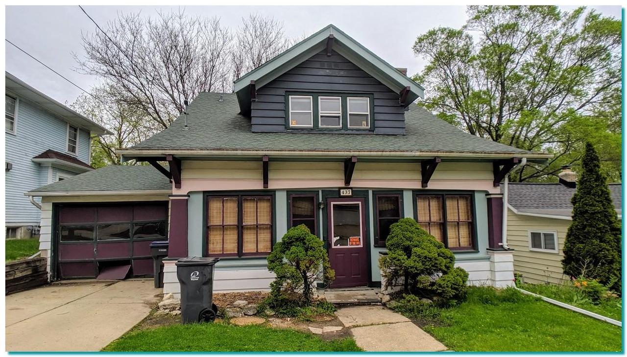 437 N Hine Ave, Waukesha, WI 53188
