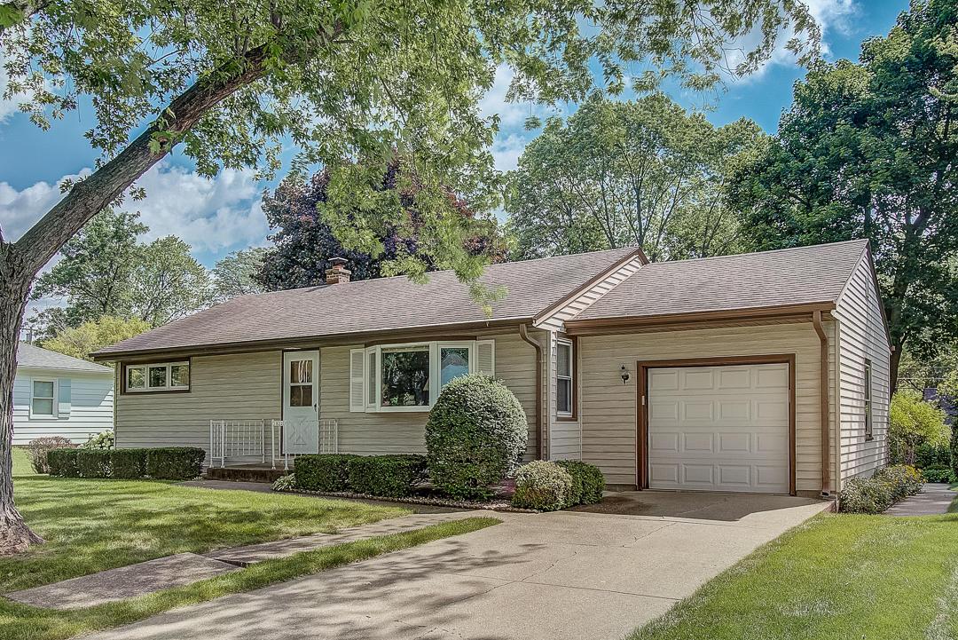 1822 N 119th St., Wauwatosa, WI 53226