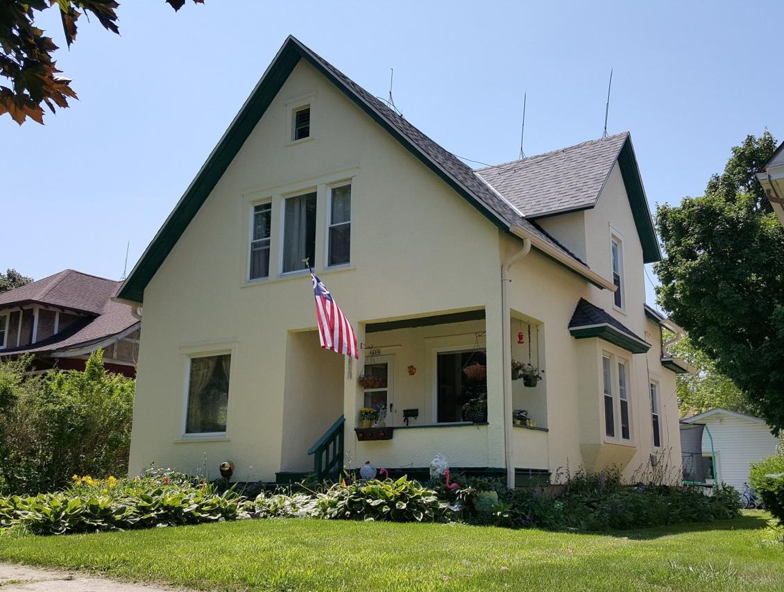 409 S Perkins Blvd, Burlington, WI 53105