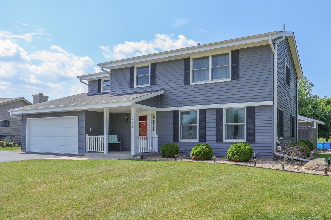 5640 Tracy Cir, Caledonia, WI 53402
