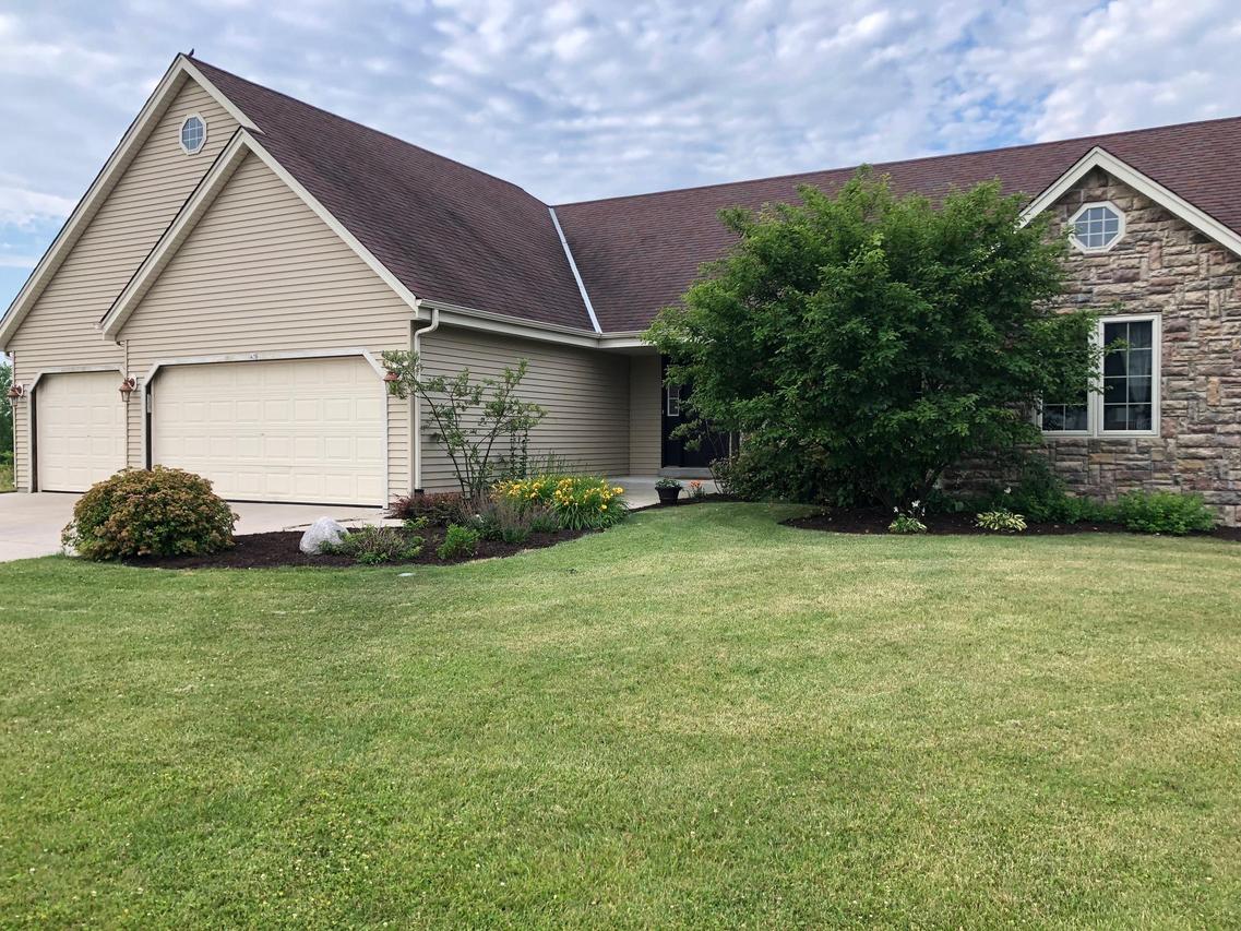 43 Rushmore Ln, Hartford, WI 53027