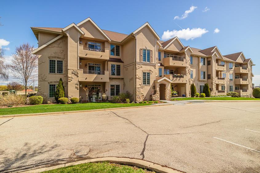 2912 N University Dr. #105, Waukesha, WI 53188