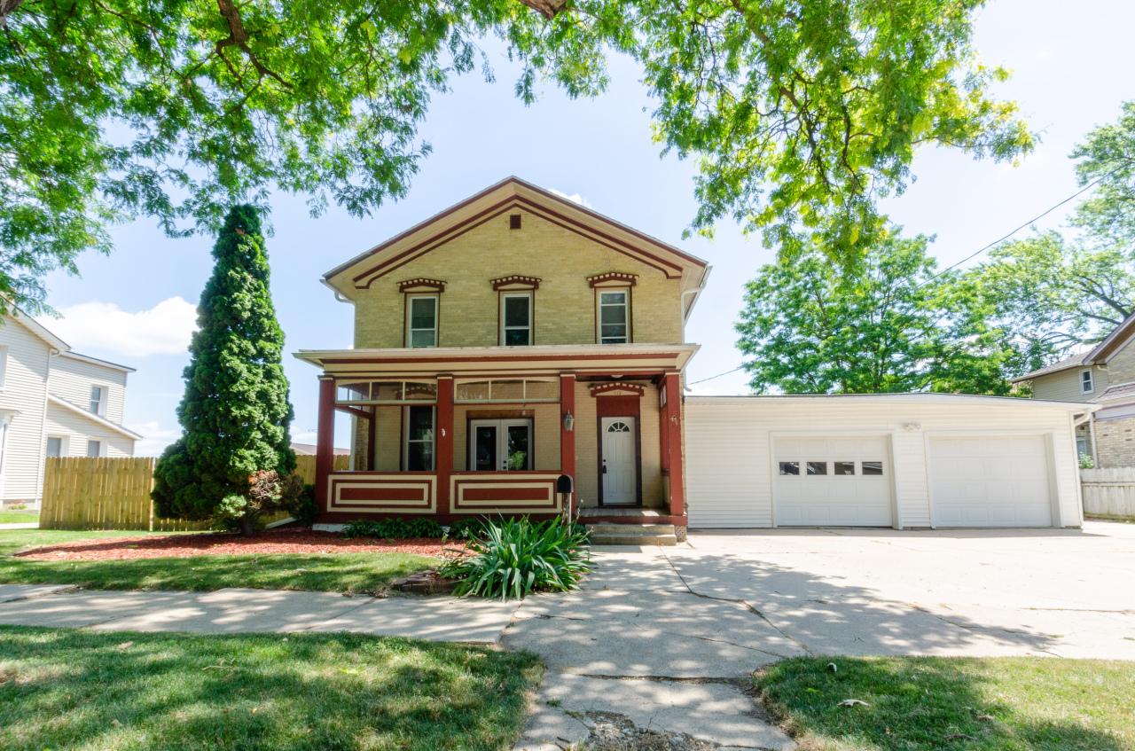 415 S Washington St, Watertown, WI 53094