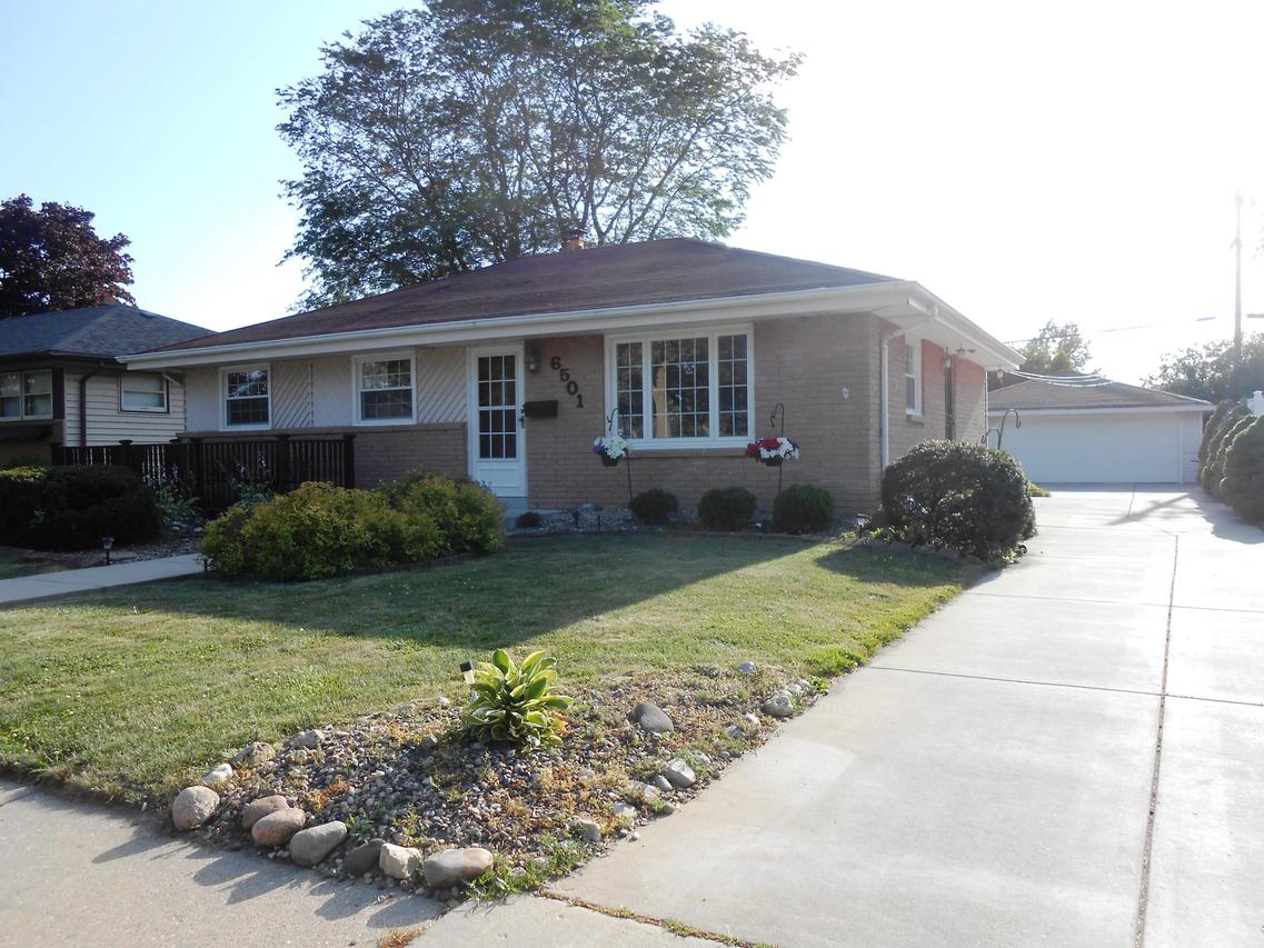 6501 N 80th St, Milwaukee, WI 53223