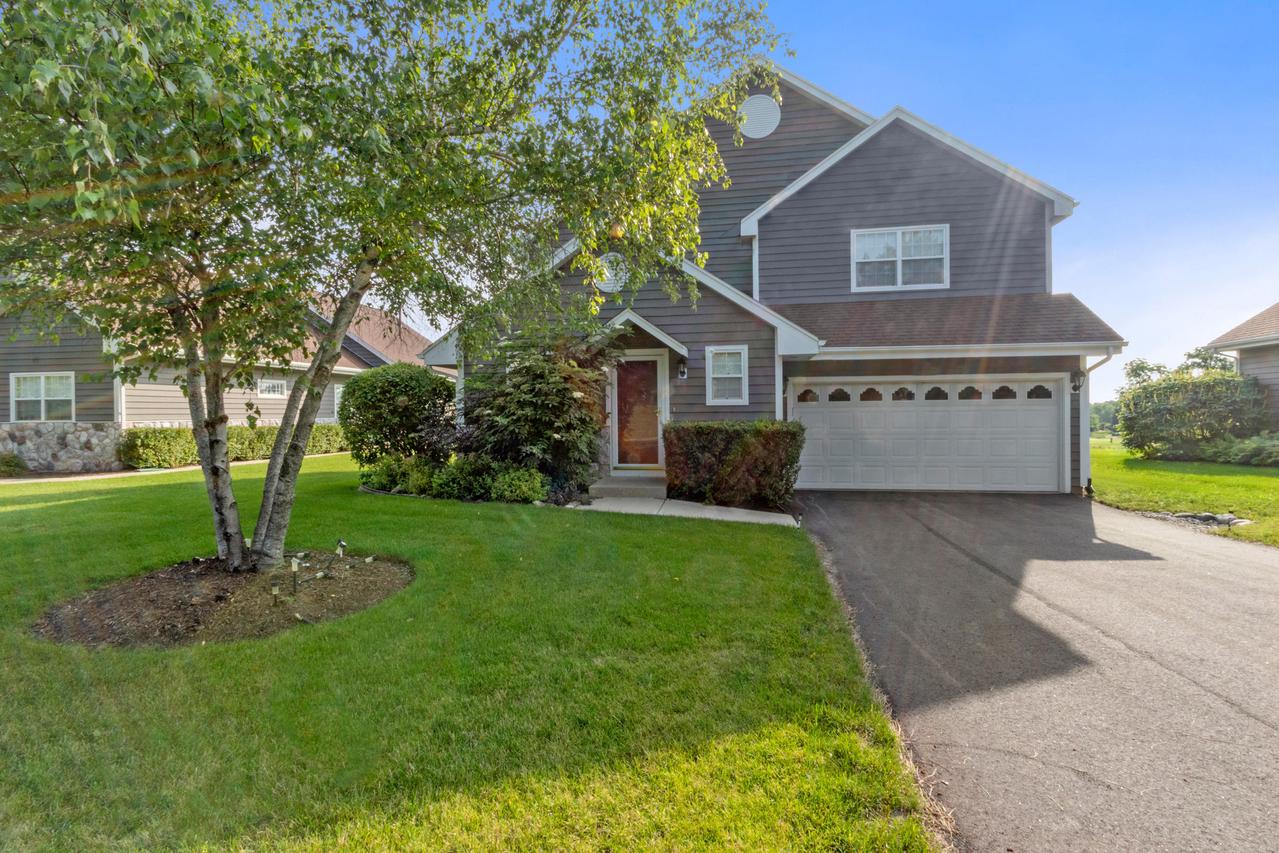 1813 Golfview Dr #35-03, Geneva, WI 53147