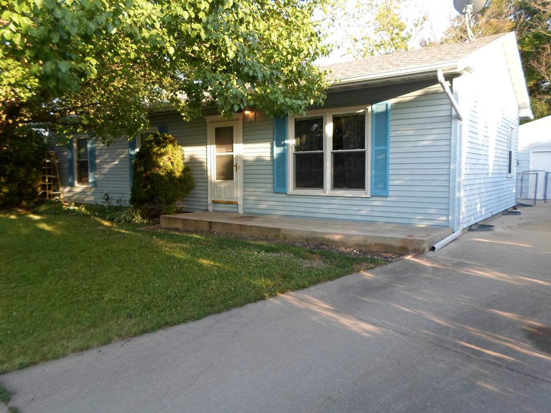 2955 Stonebridge Dr, Caledonia, WI 53404