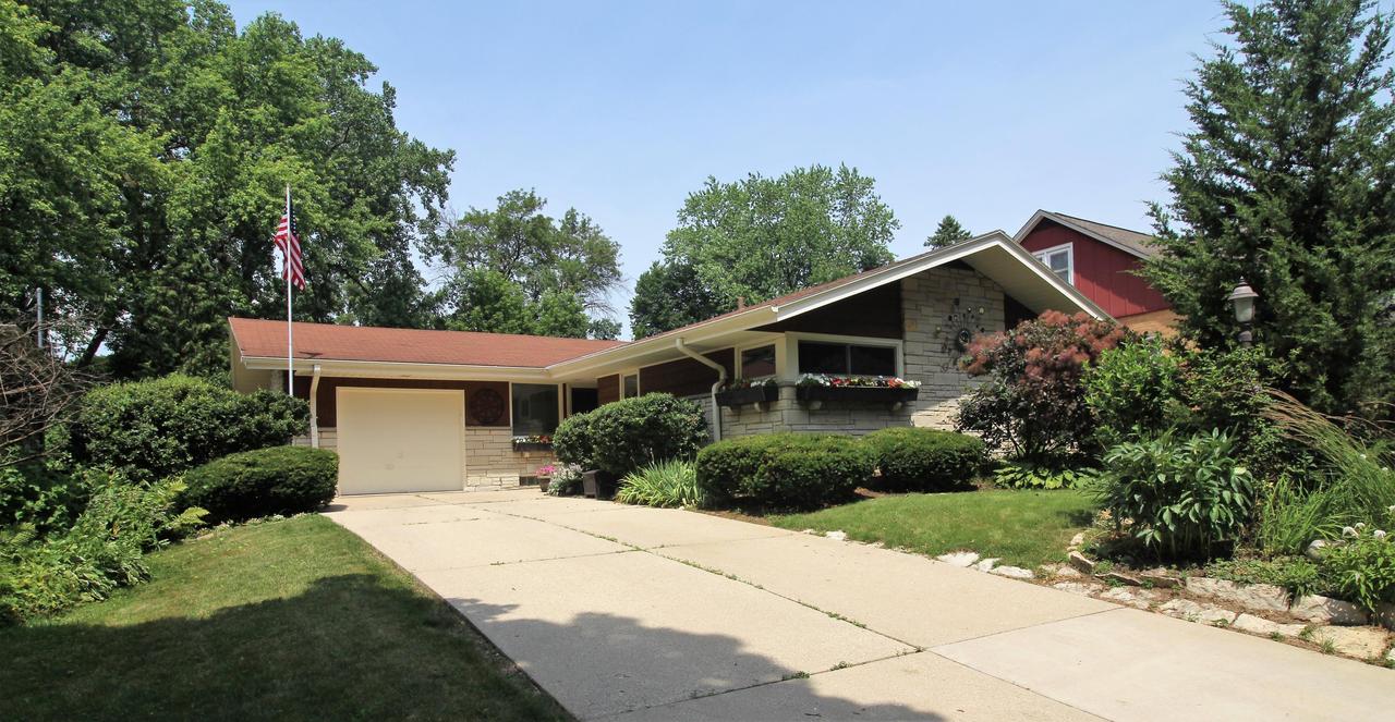 10444 W Stewart Ave., Wauwatosa, WI 53222