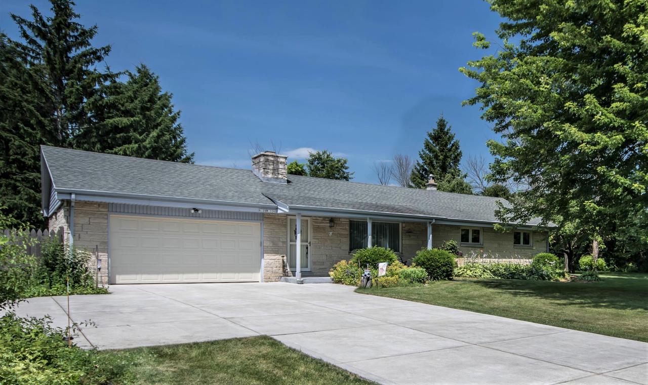 N109W15240 Lyle Ln, Germantown, WI 53022