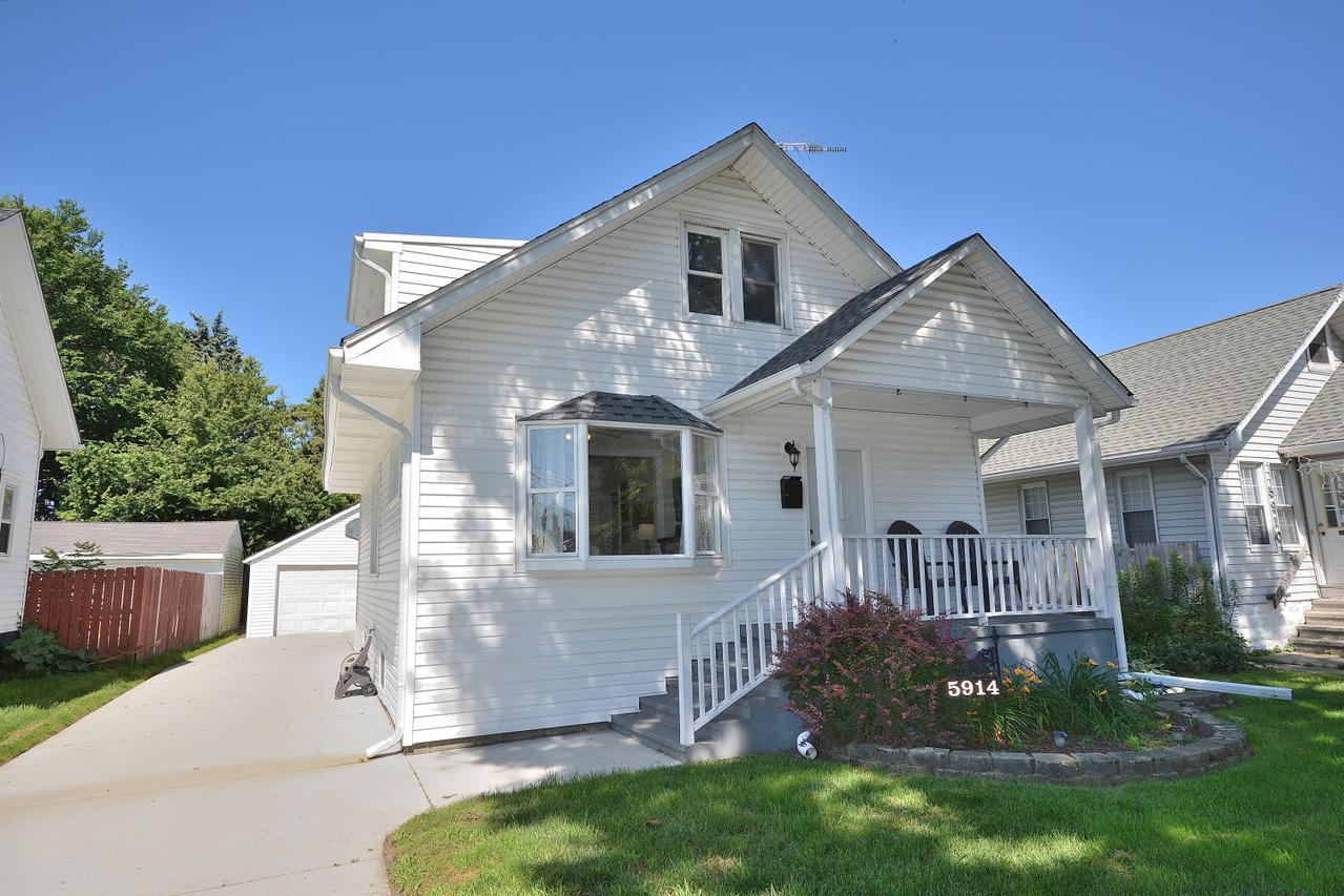 5914 33rd Ave, Kenosha, WI 53144