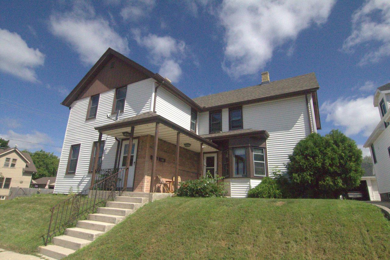 2316 Marshall St, Manitowoc, WI 54220