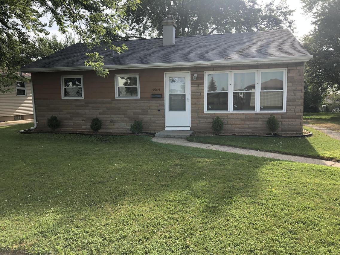 5905 48th Ave, Kenosha, WI 53144