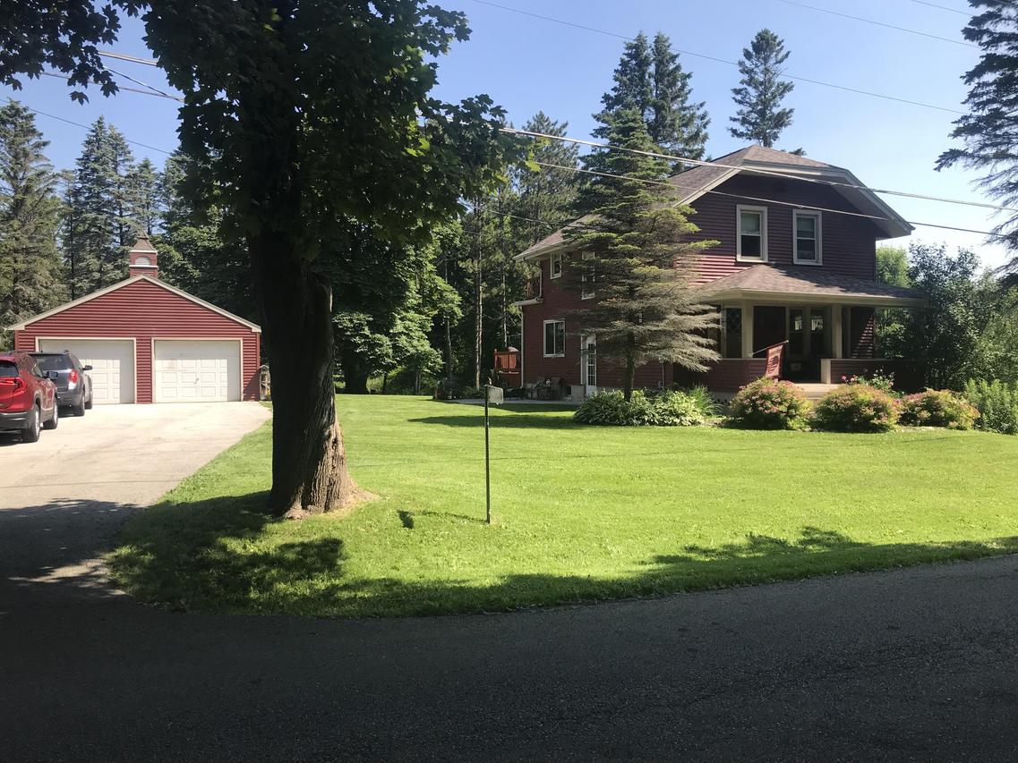 1404 Silver Creek Rd., Manitowoc, WI 54220