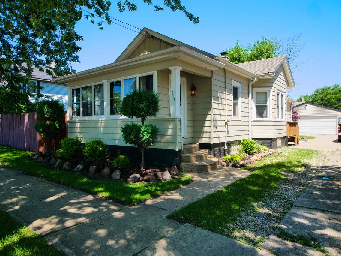 718 44th St, Kenosha, WI 53140