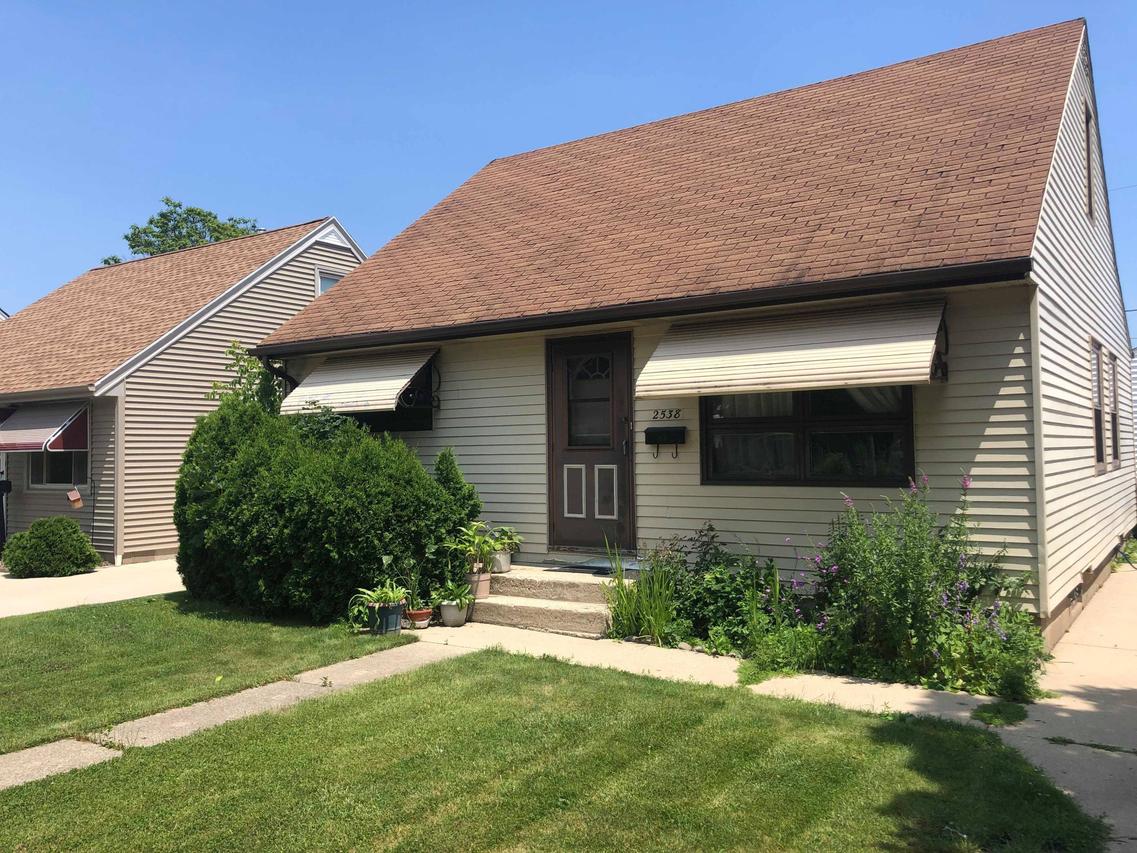 2538 S 70th St, Milwaukee, WI 53219