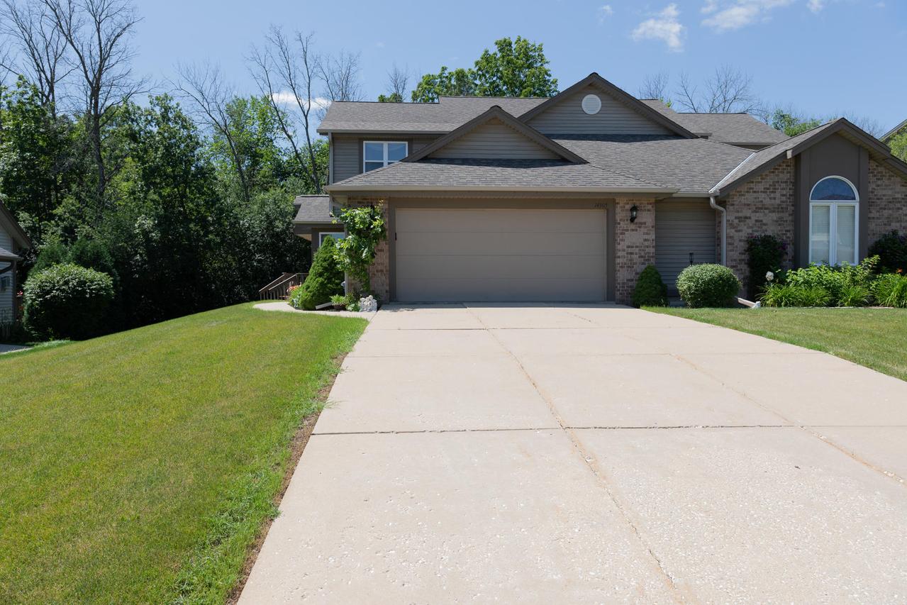 14305 W Lenox Dr, New Berlin, WI 53151