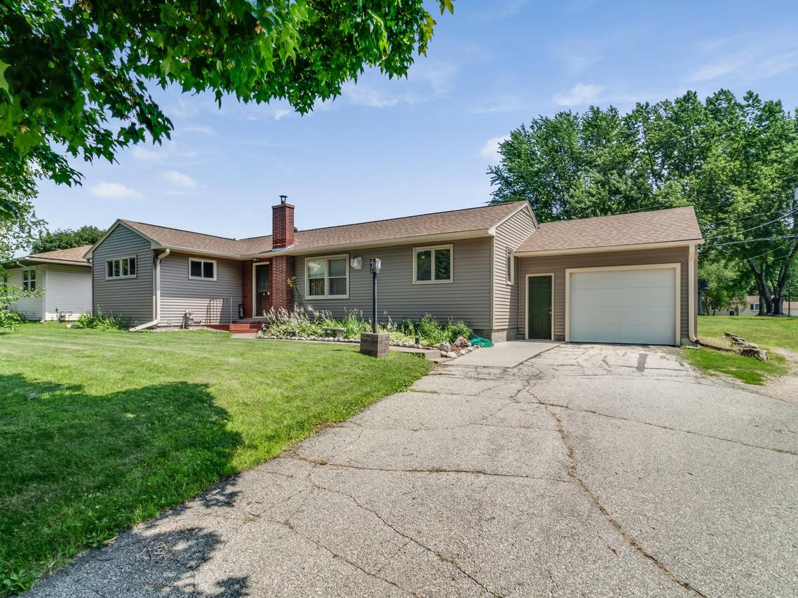 407 Long Coulee Rd., Holmen, WI 54636
