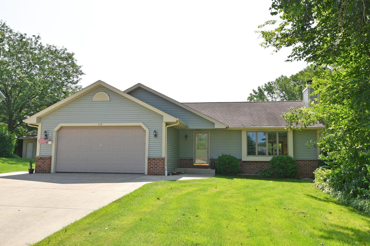 508 Nordic Ln, Slinger, WI 53086