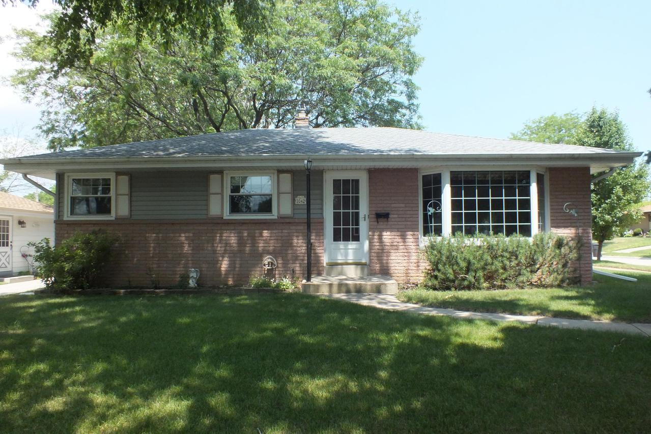 3042 E Wanda Ave, Cudahy, WI 53110