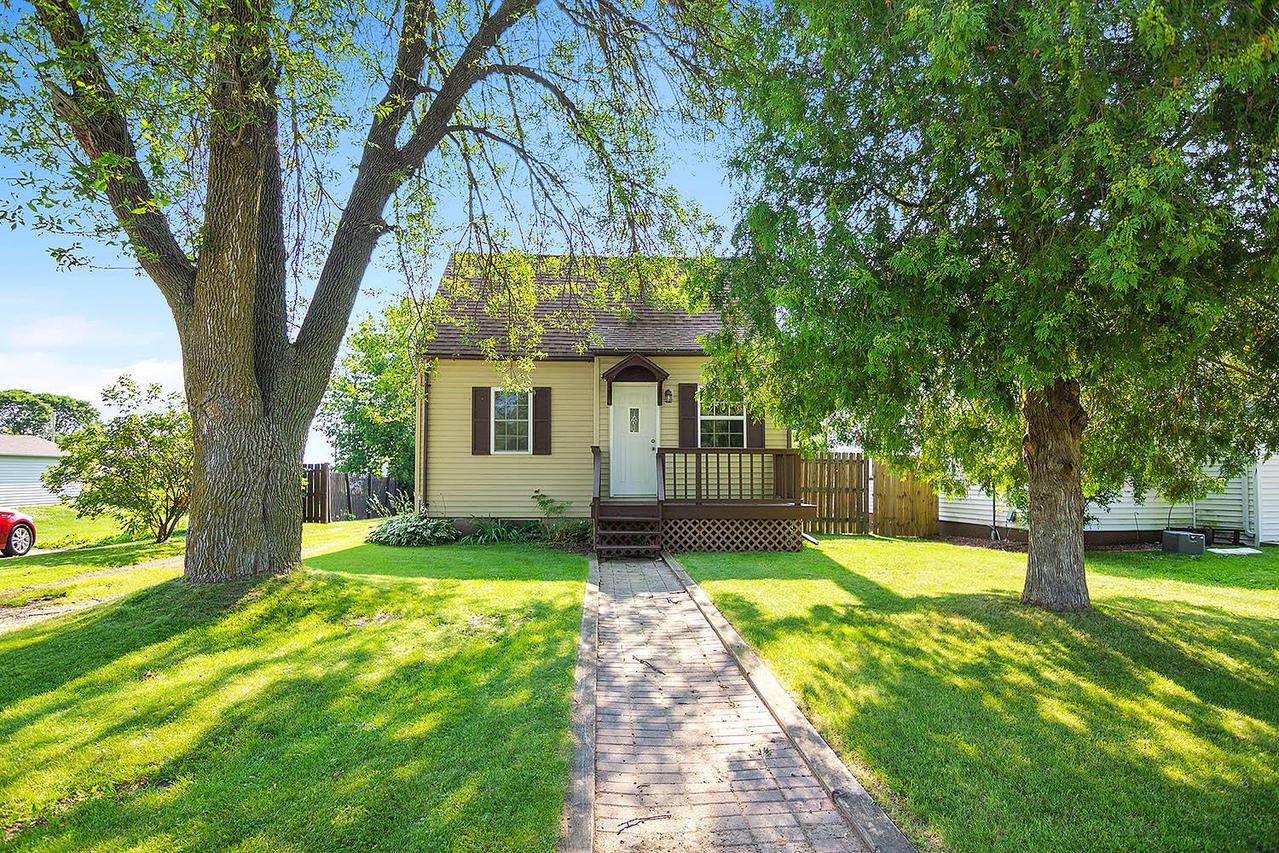 1537 S 37th St., Manitowoc, WI 54220