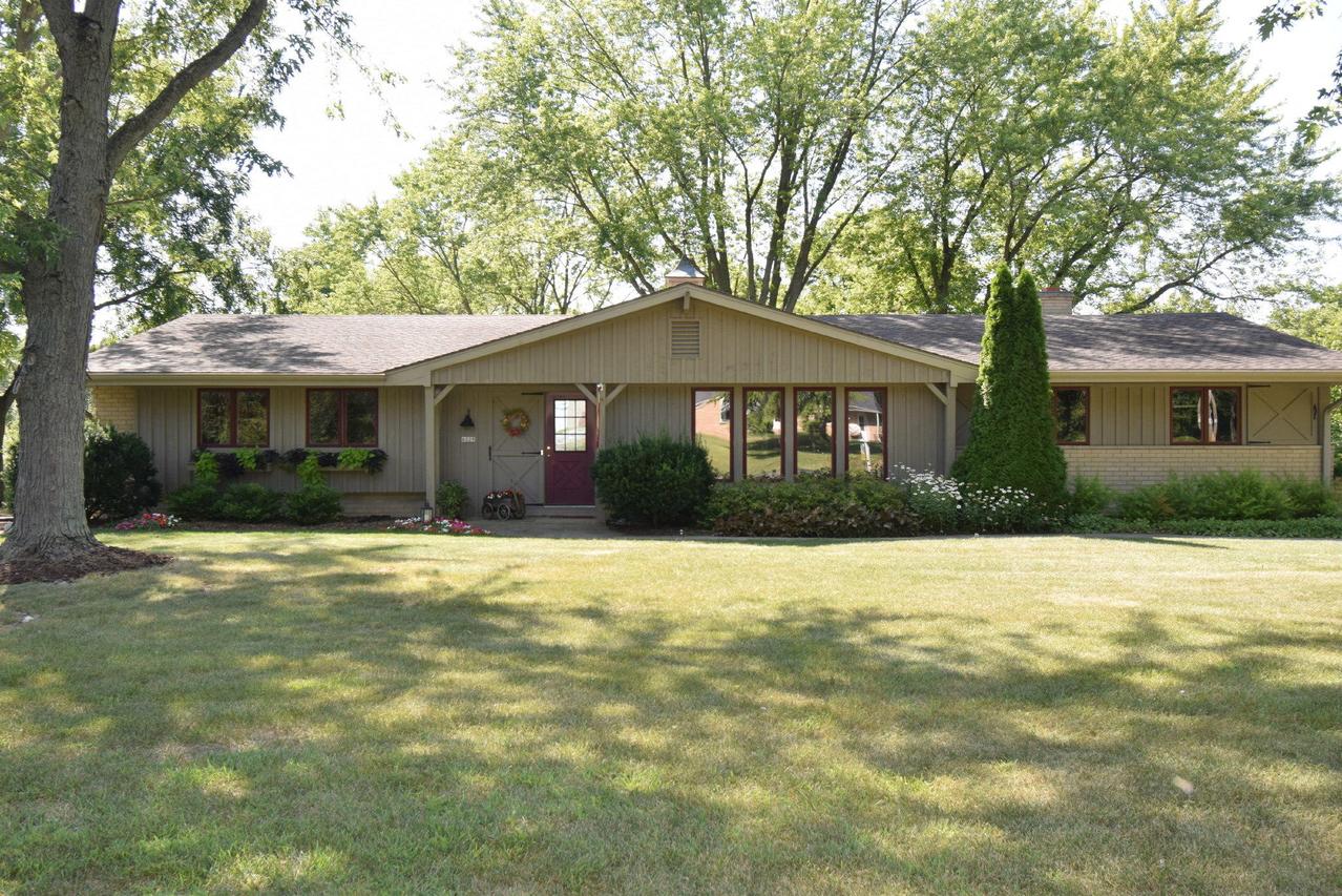 6228 Town Line Rd, Waterford, WI 53185