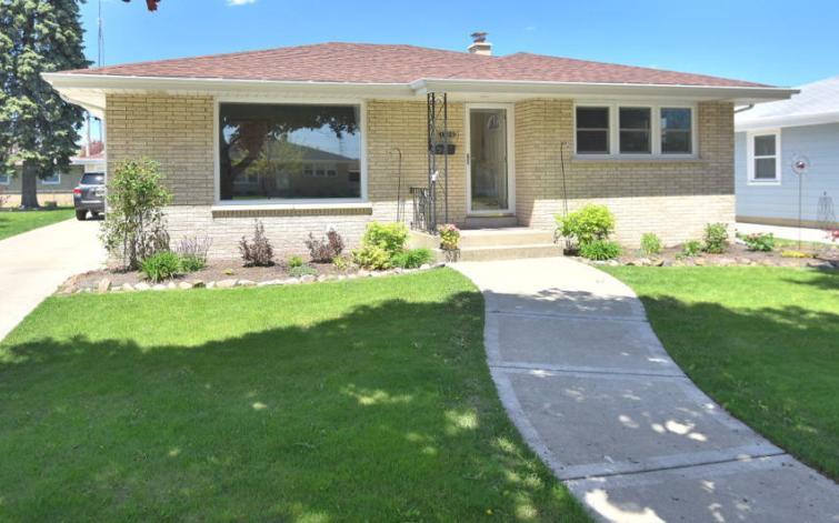 1720 21st St, Kenosha, WI 53140