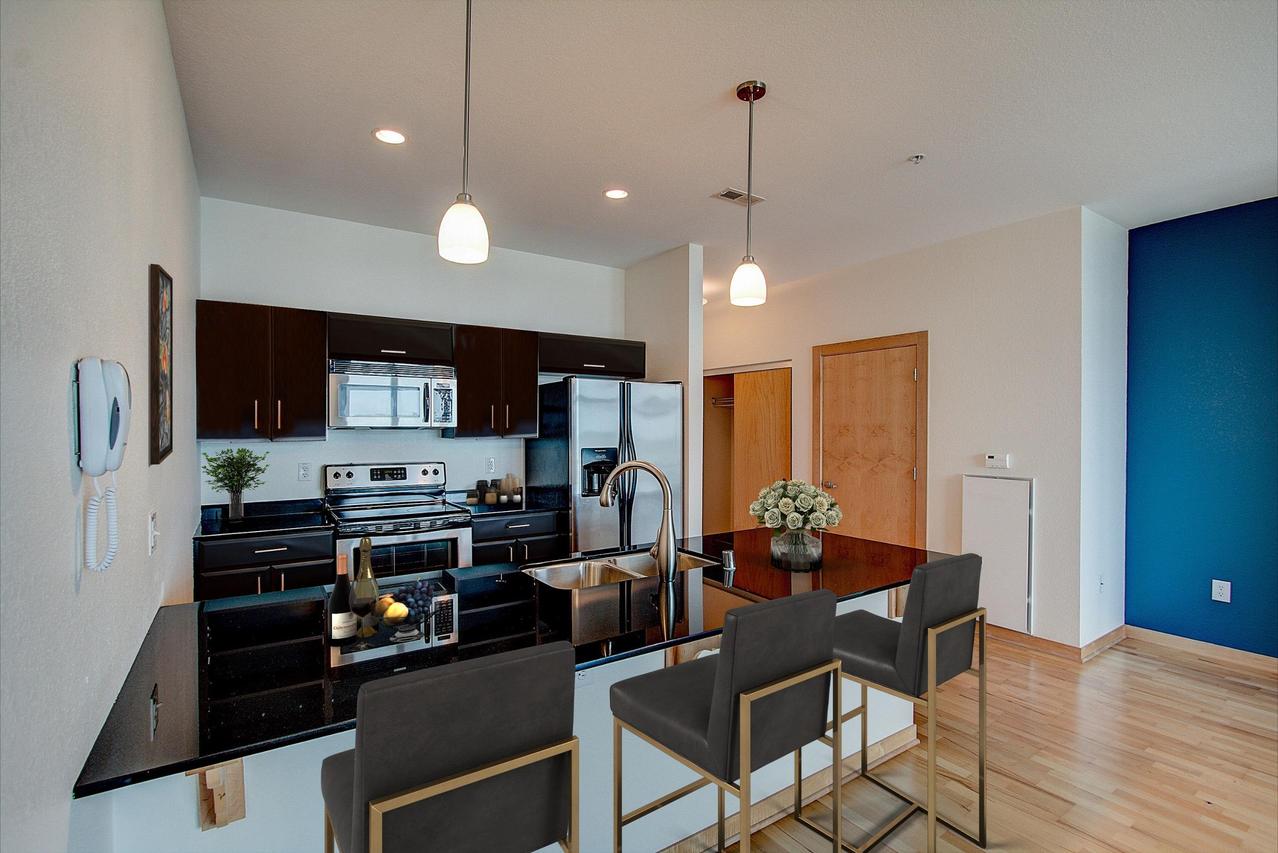 601 E Ogden Ave #802, Milwaukee, WI 53202