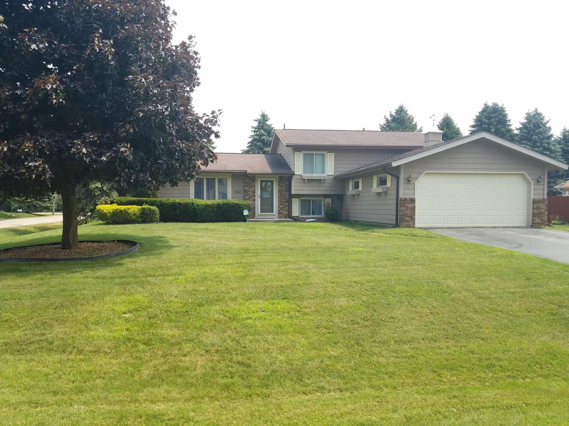 4815 Conlaine Dr, Caledonia, WI 53402