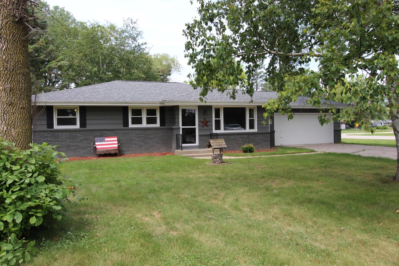 W181S6331 Lentini Dr, Muskego, WI 53150