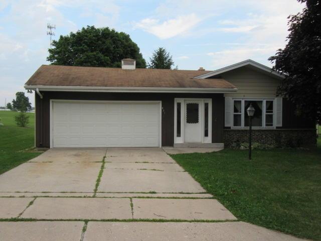 931 Dreifuerst Rd, Plymouth, WI 53073