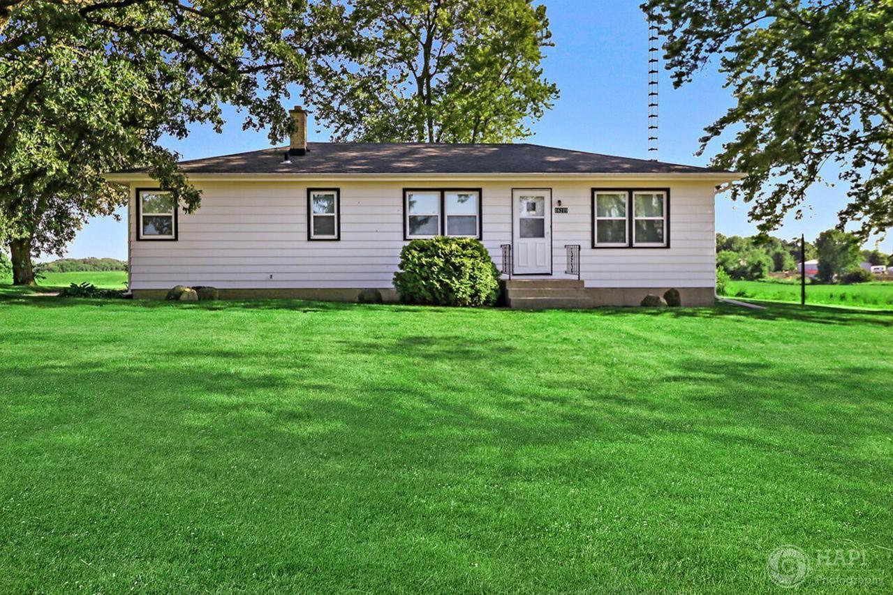 16219 60th St, Bristol, WI 53104