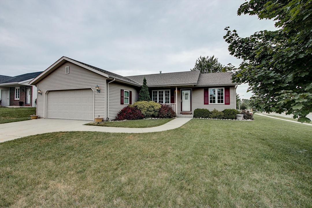 2717 Eagles Ct, West Bend, WI 53095