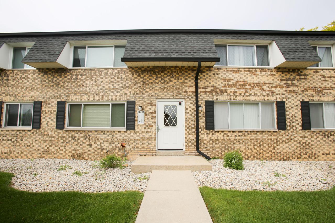 10340 W Whitnall Edge Dr #202, Franklin, WI 53132