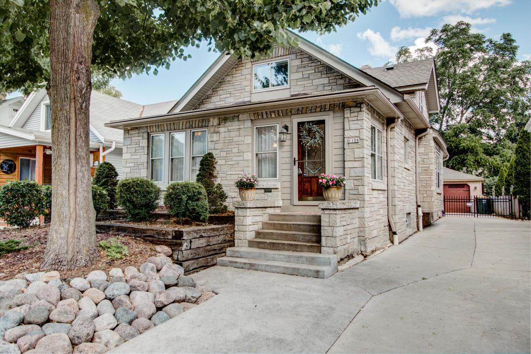 1106 Glenview Ave, Wauwatosa, WI 53213