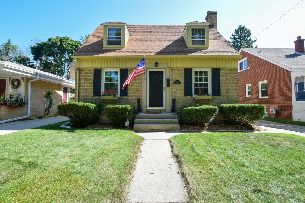 2192 W Marne Ave, Glendale, WI 53209