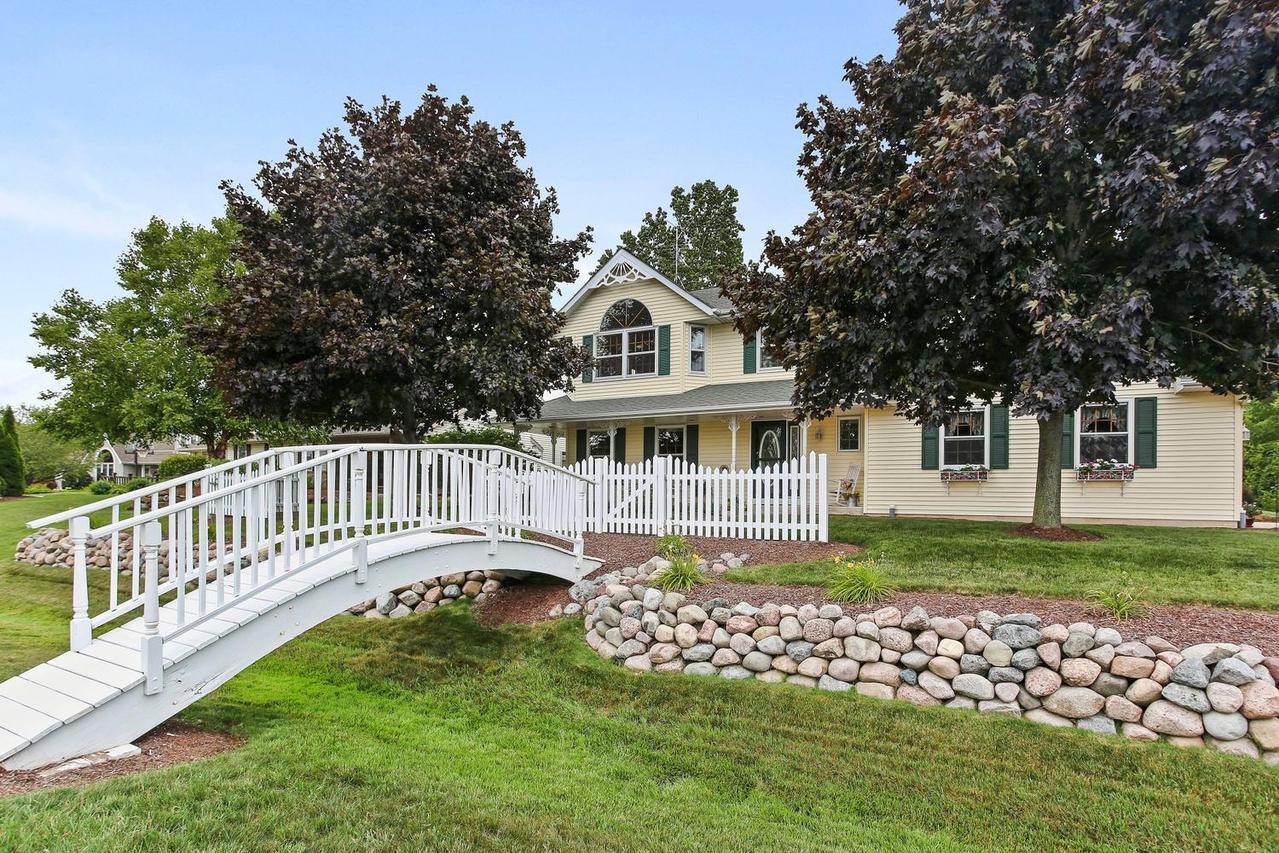 N6252 Woodland Meadows, Sheboygan, WI 53083