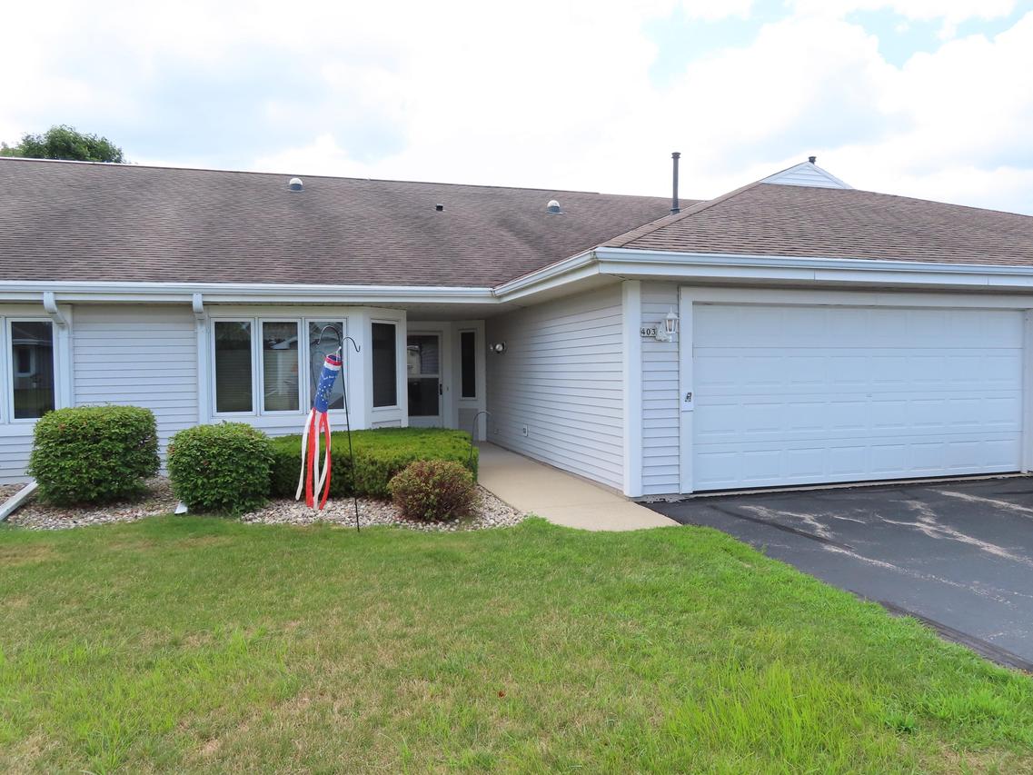 403 Hartford Sq., Hartford, WI 53027