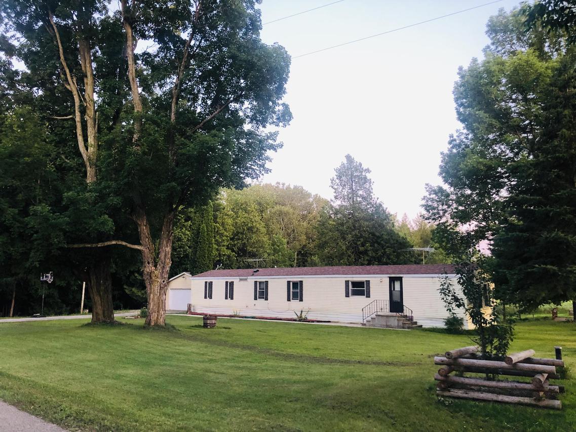 W4531 Red School Rd, Grover, WI 54157