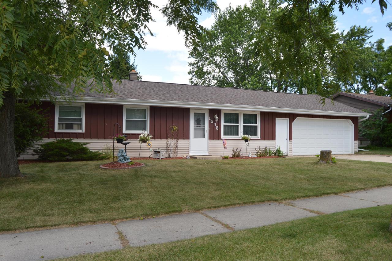 1512 S Roosevelt Dr., West Bend, WI 53090