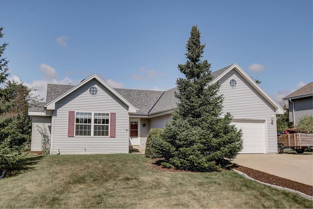 6336 Newcastle Ln., Caledonia, WI 53402