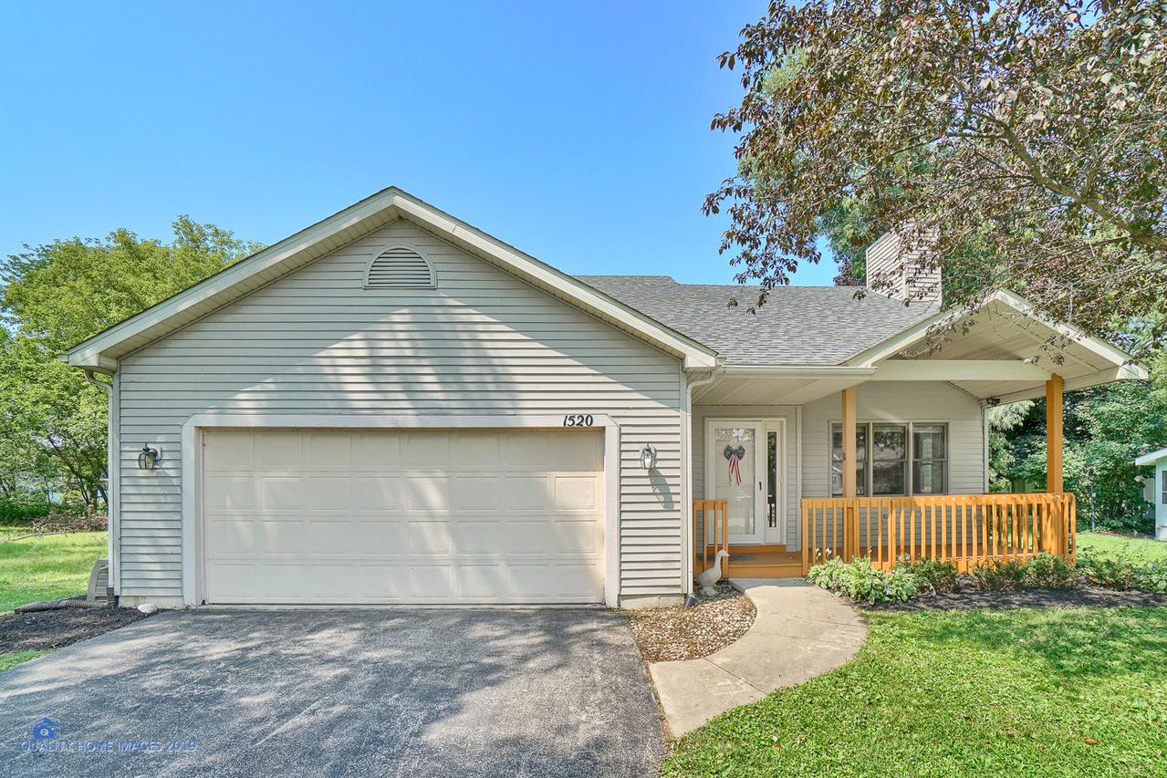 1520 Swallow Rd, Twin Lakes, WI 53181