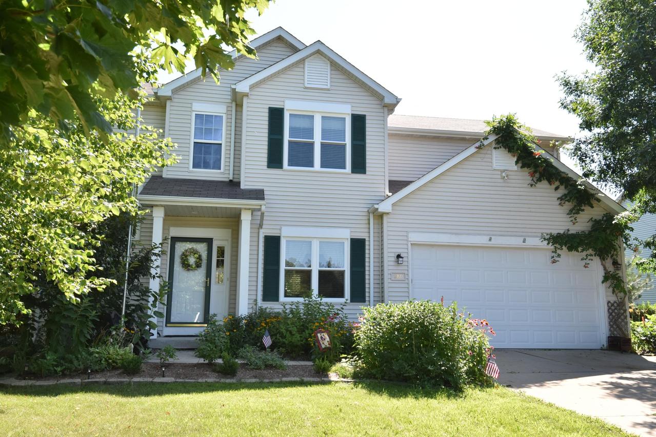 280 Brookstone Dr, Lake Mills, WI 53551