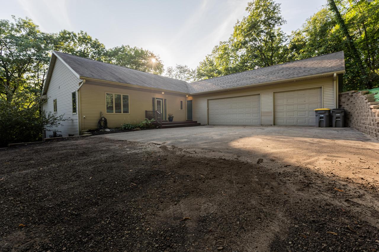 W6666 Hidden Valley Rd., Onalaska, WI 54636