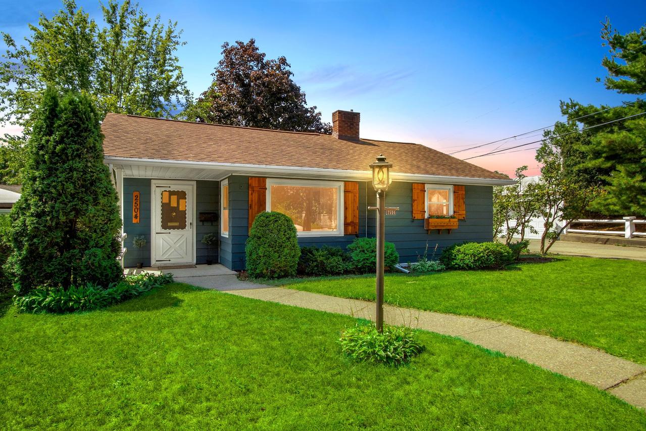 2504 King St, La Crosse, WI 54601