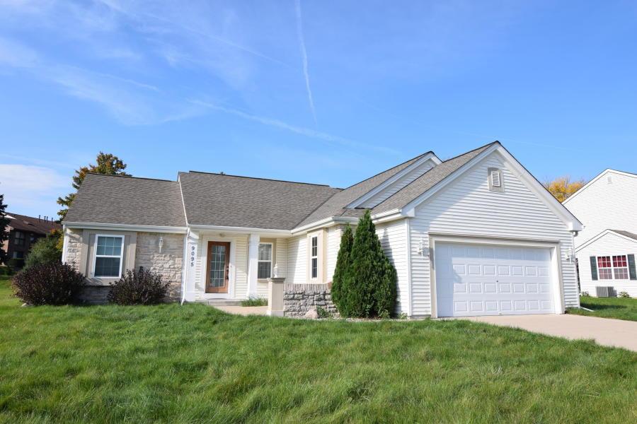 9095 N Brandybrook Trl, Brown Deer, WI 53223