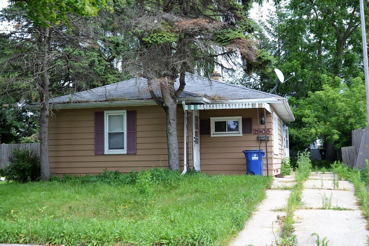 2905 Hayes Av, Racine, WI 53405