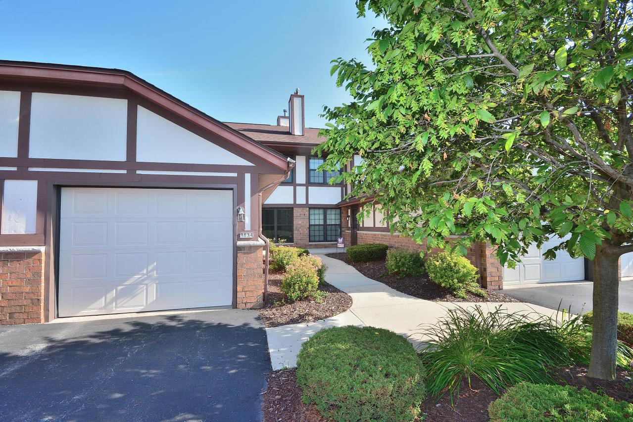 8834 W Forest Hill, Franklin, WI 53132