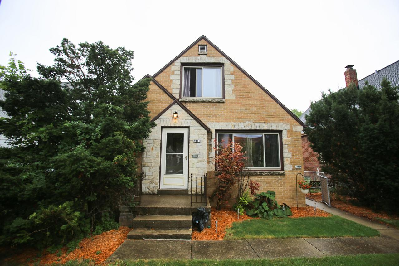 3048 S 39th St, Milwaukee, WI 53215